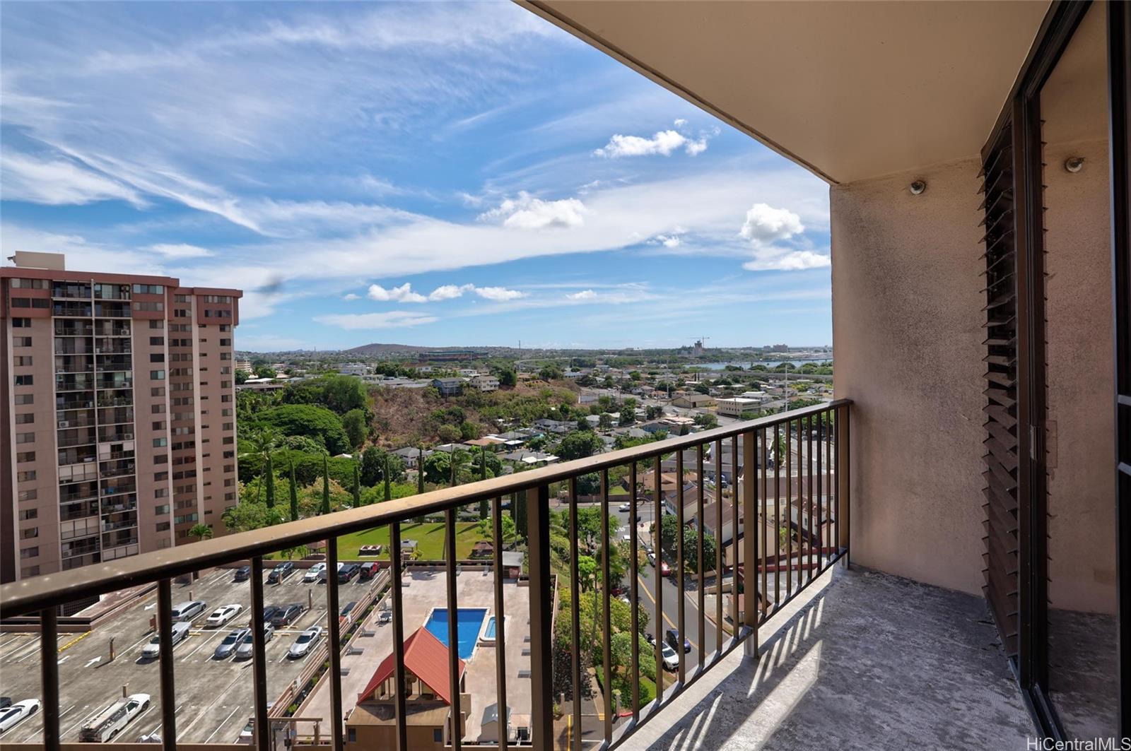 Park at Pearlridge condo # C/1301, Aiea, Hawaii - photo 13 of 22