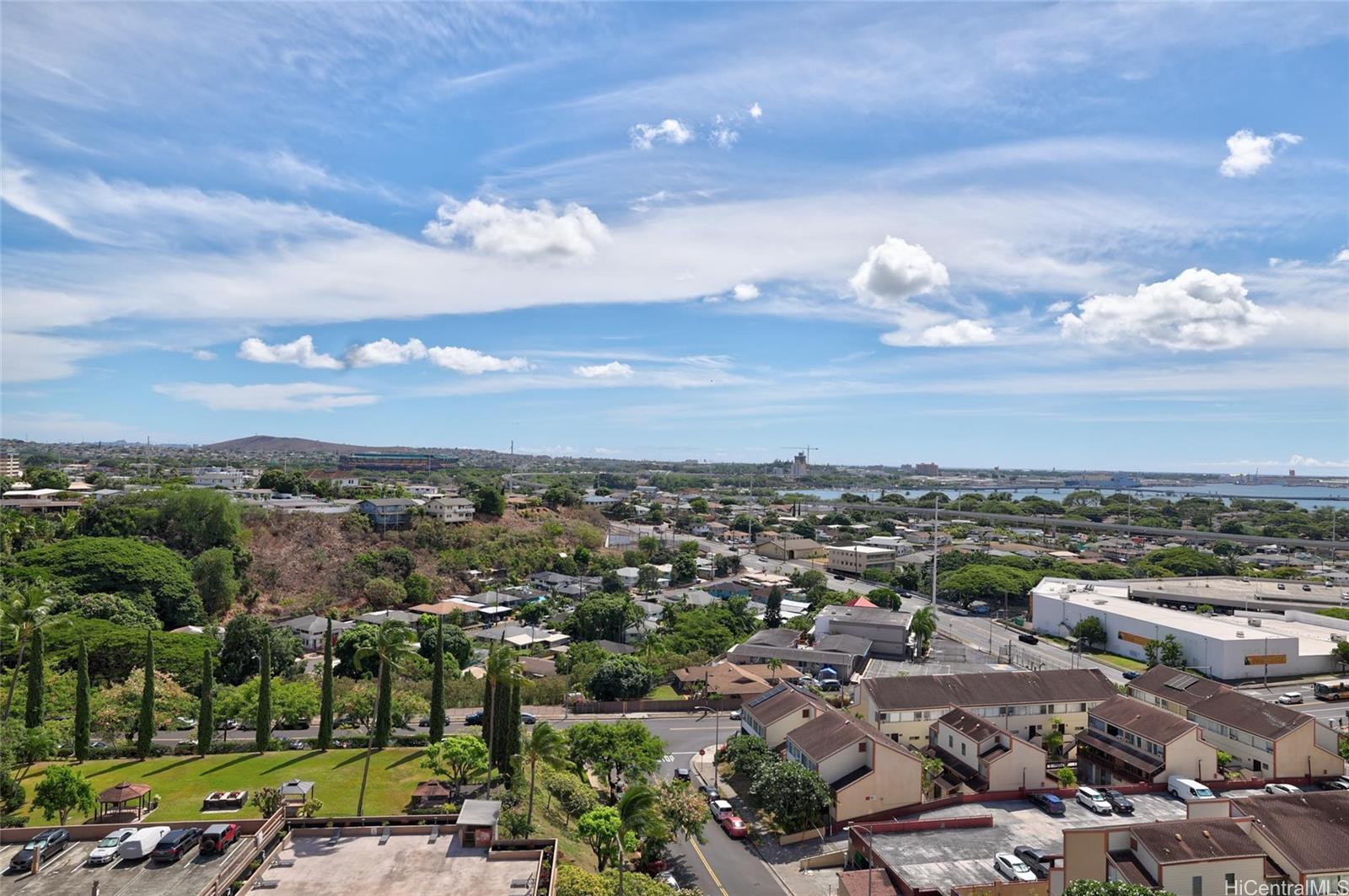 Park at Pearlridge condo # C/1301, Aiea, Hawaii - photo 7 of 22