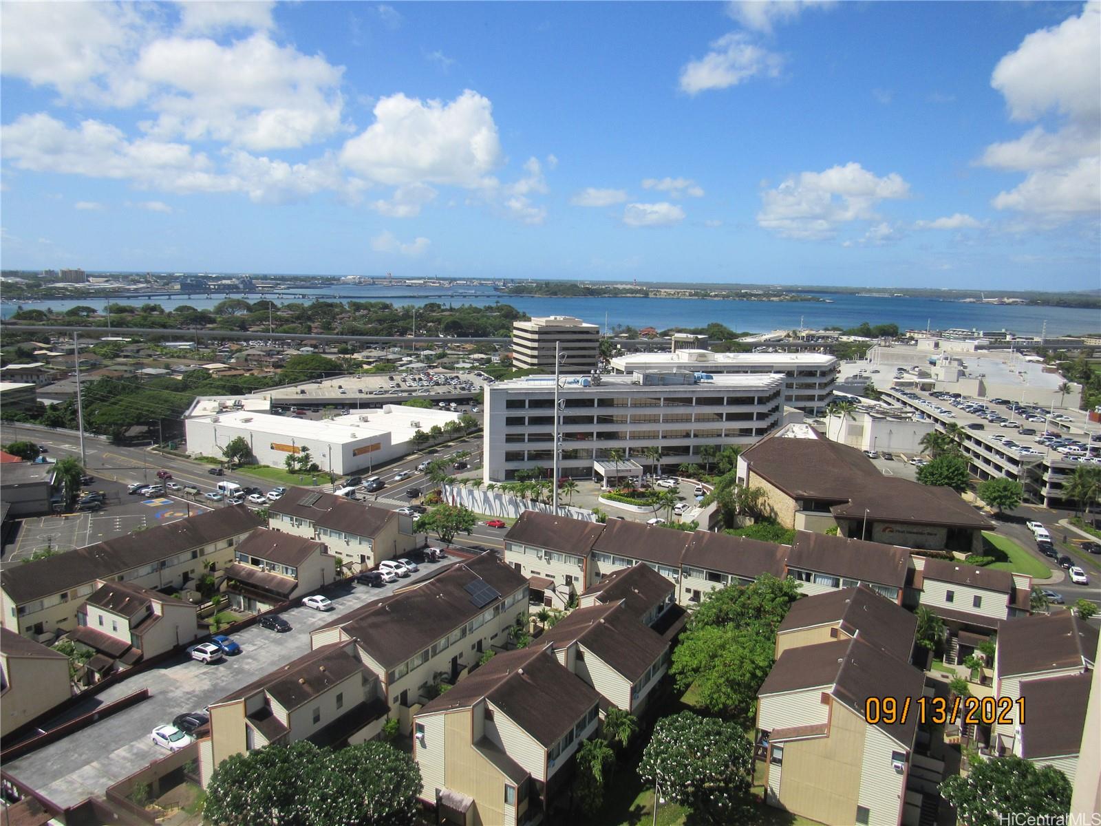 Park At Pearlridge condo # C-1601, Aiea, Hawaii - photo 4 of 15