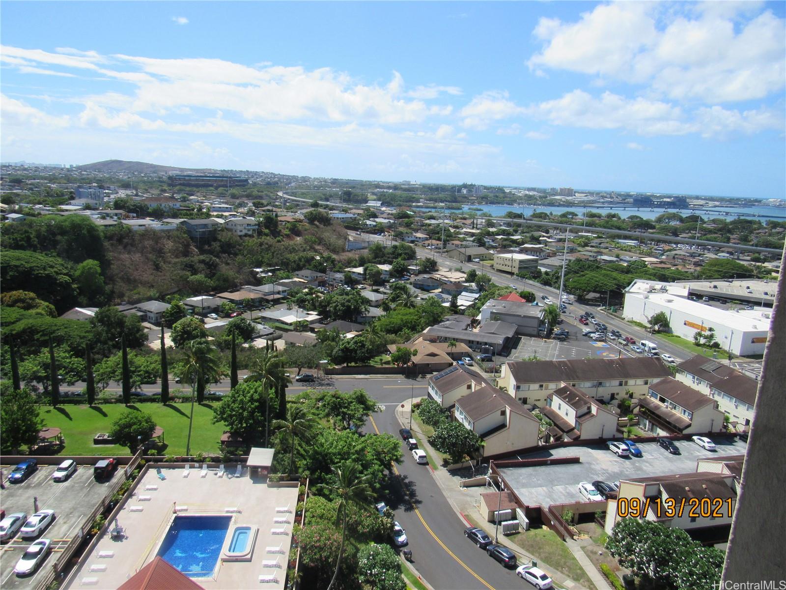 Park At Pearlridge condo # C-1601, Aiea, Hawaii - photo 5 of 15