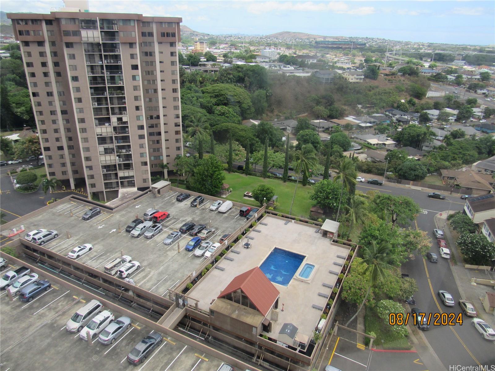 Park At Pearlridge condo # C-1601, Aiea, Hawaii - photo 7 of 15