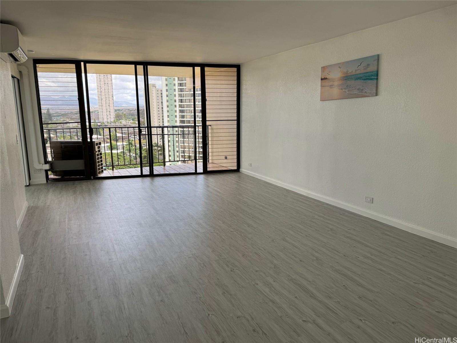 Park At Pearlridge condo # C1706, Aiea, Hawaii - photo 2 of 19