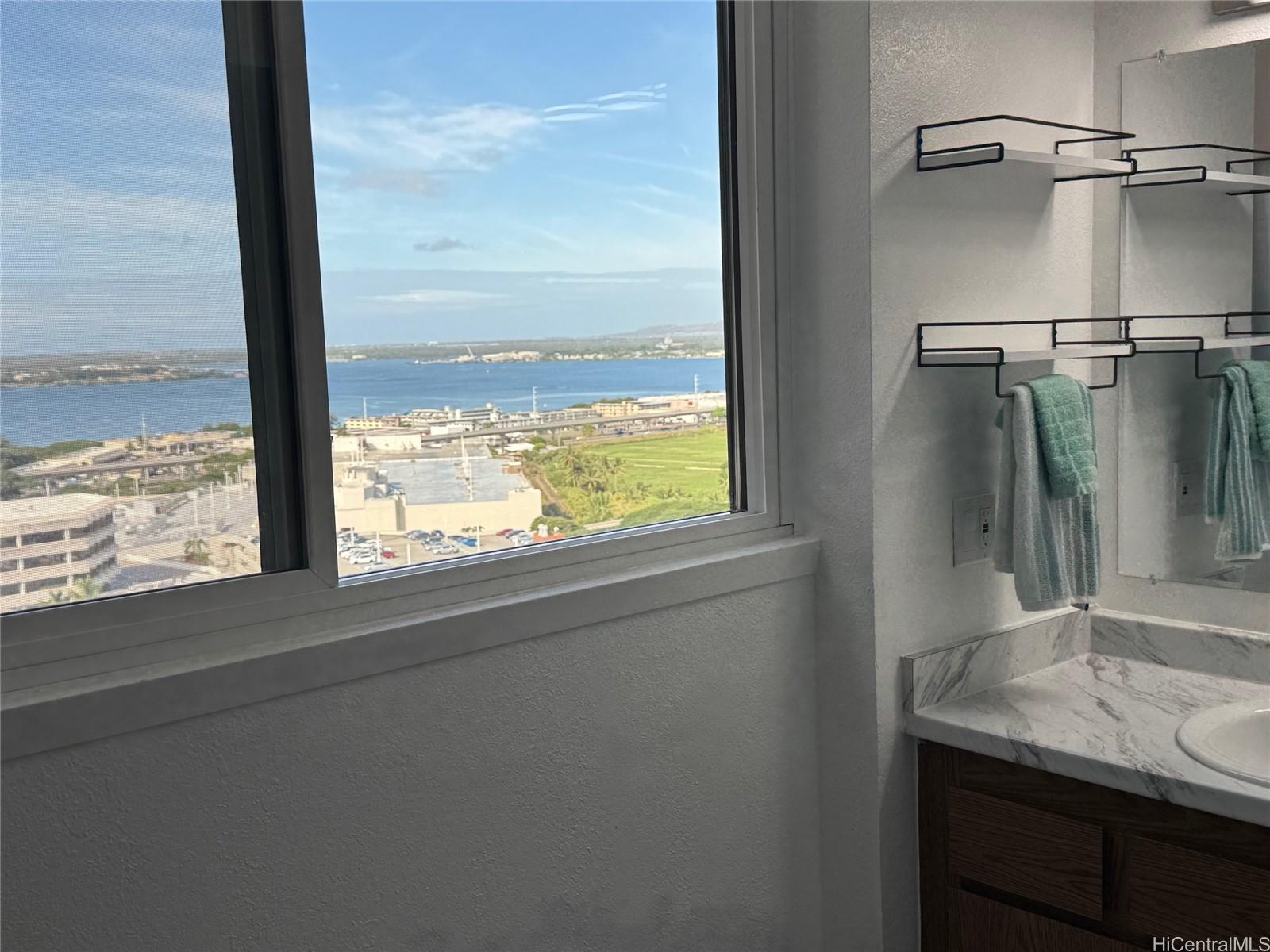 Park At Pearlridge condo # C1706, Aiea, Hawaii - photo 13 of 19