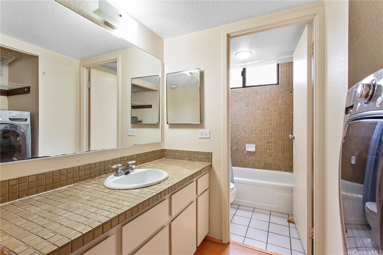 Park At Pearlridge condo # C402, Aiea, Hawaii - photo 15 of 23