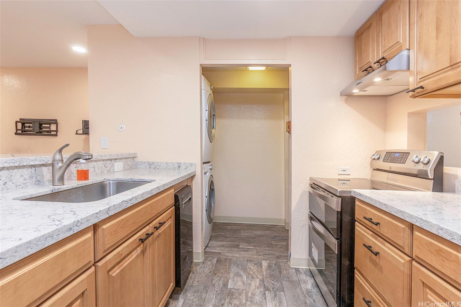 Bougainville condo # 243, Aiea, Hawaii - photo 6 of 25