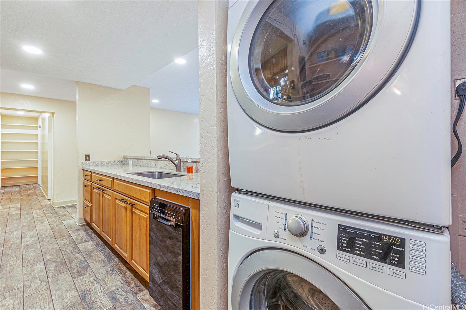 Bougainville condo # 243, Aiea, Hawaii - photo 11 of 25