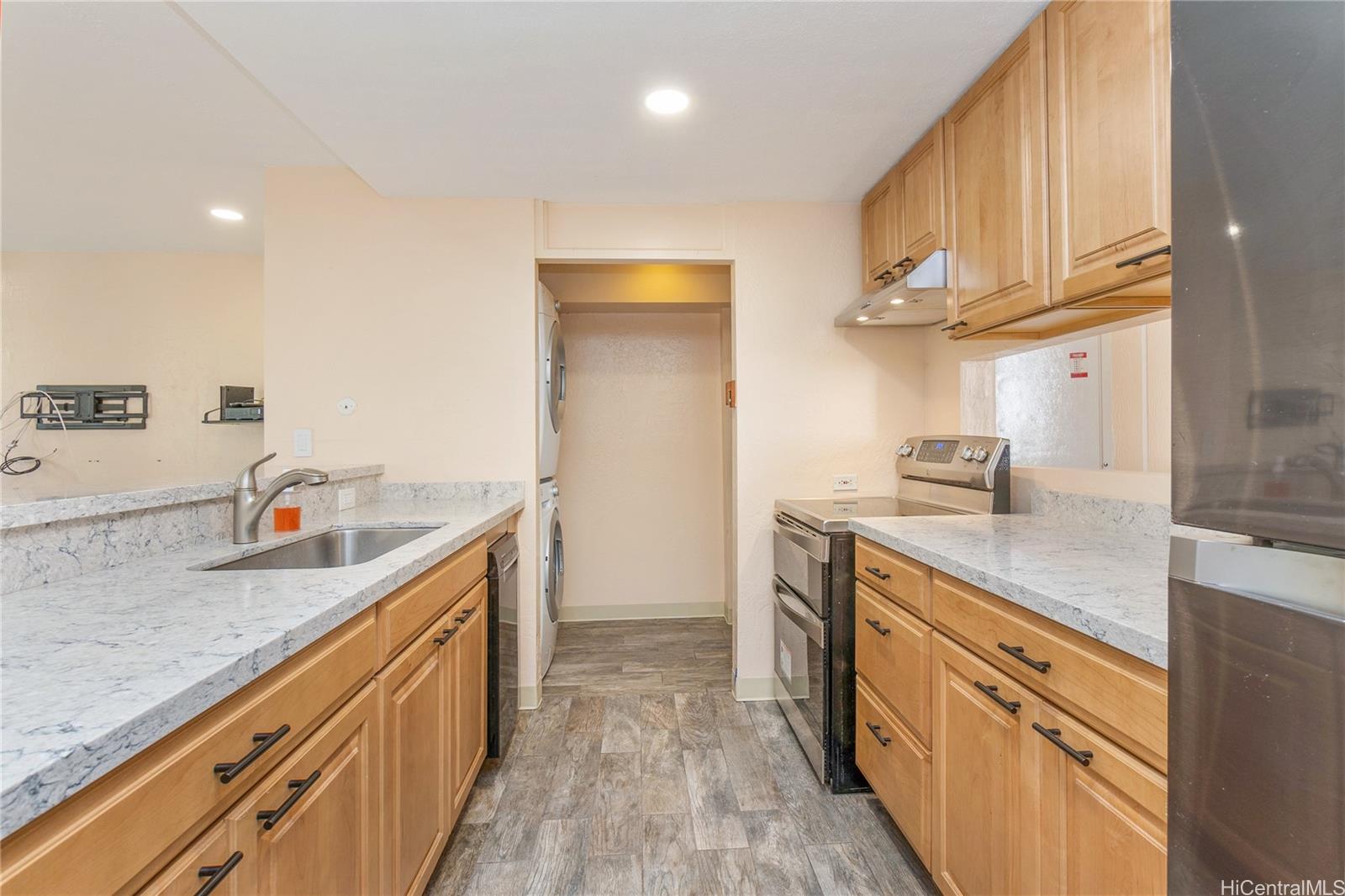 Bougainville condo # 243, Aiea, Hawaii - photo 9 of 25