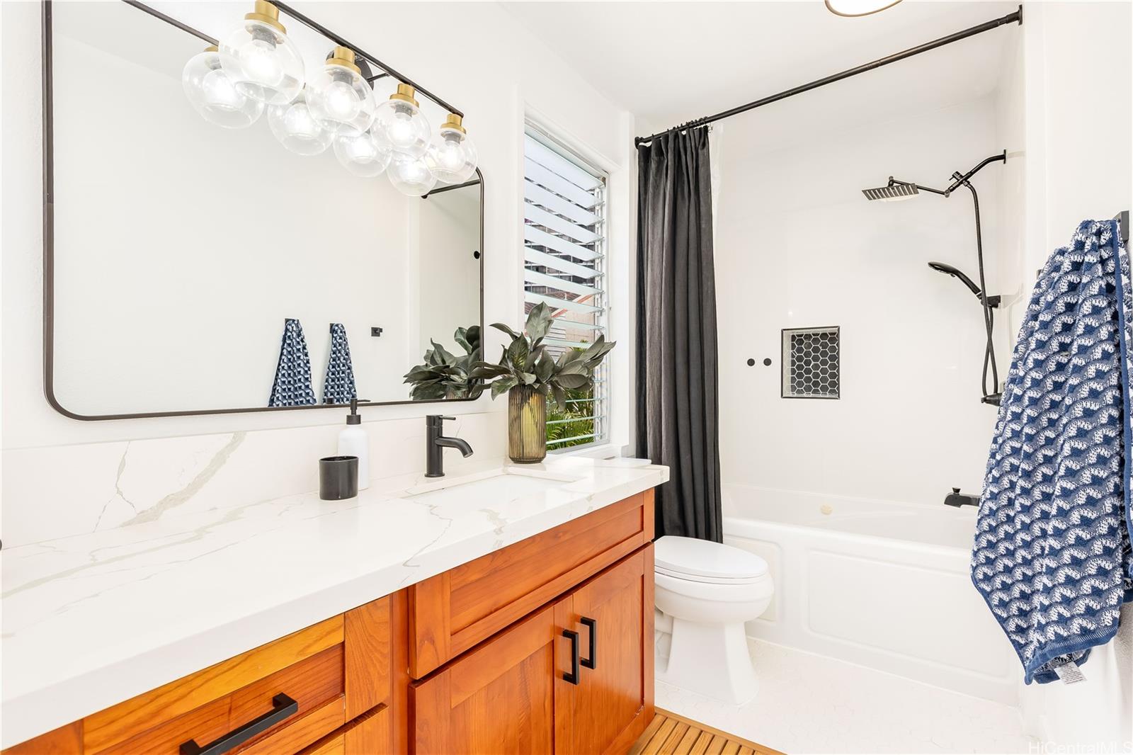 98-380 Koauka Loop townhouse # 342, Aiea, Hawaii - photo 15 of 25