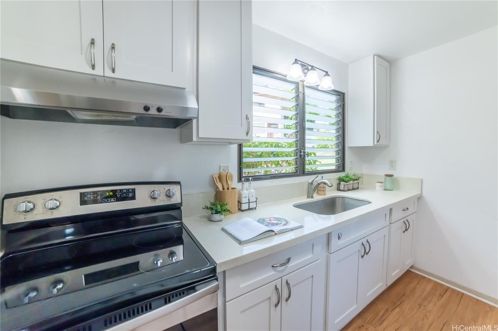 98-388 Kaonohi Street townhouse # 15/430, Aiea, Hawaii - photo 7 of 25