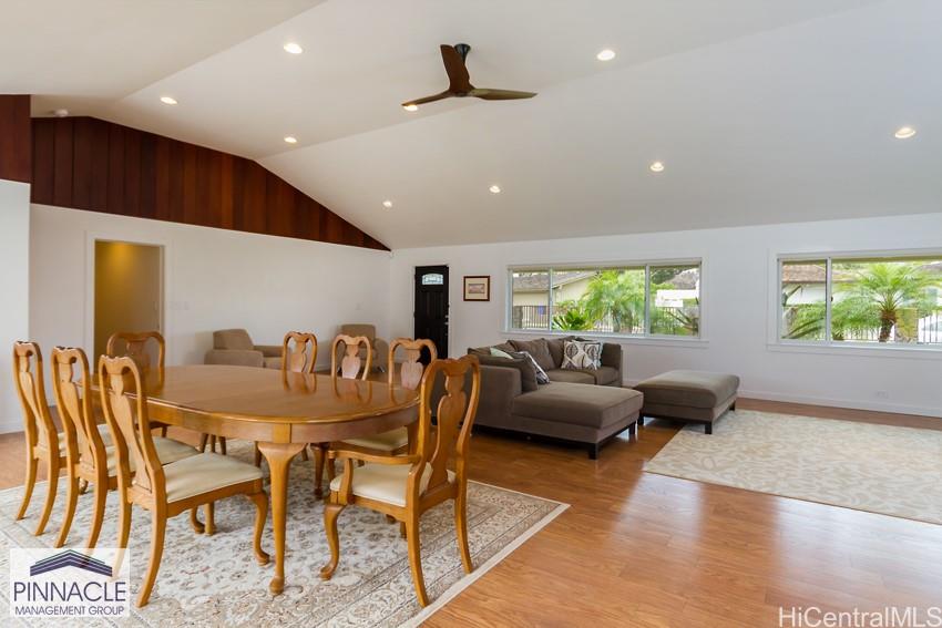 984 Waiholo St Honolulu - Rental - photo 2 of 18