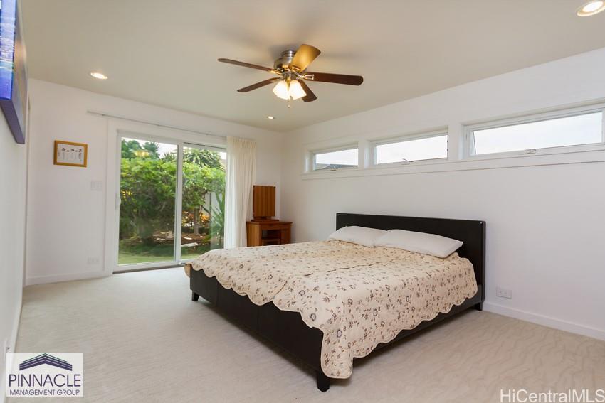 984 Waiholo St Honolulu - Rental - photo 6 of 18