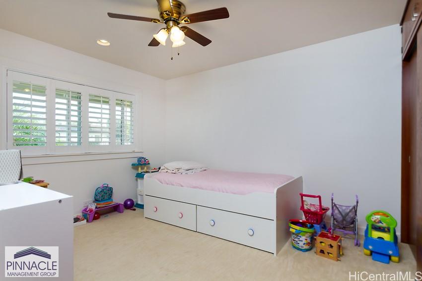 984 Waiholo St Honolulu - Rental - photo 9 of 18