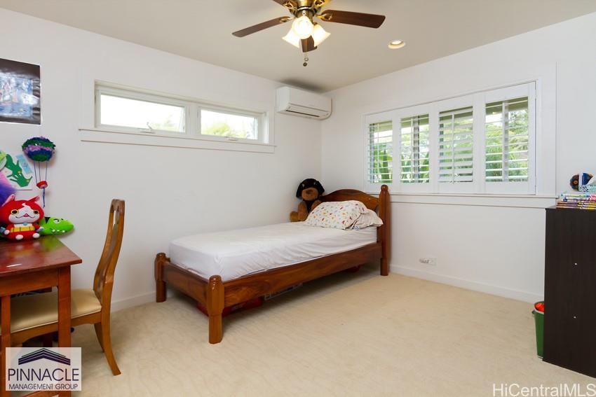984 Waiholo St Honolulu - Rental - photo 10 of 18