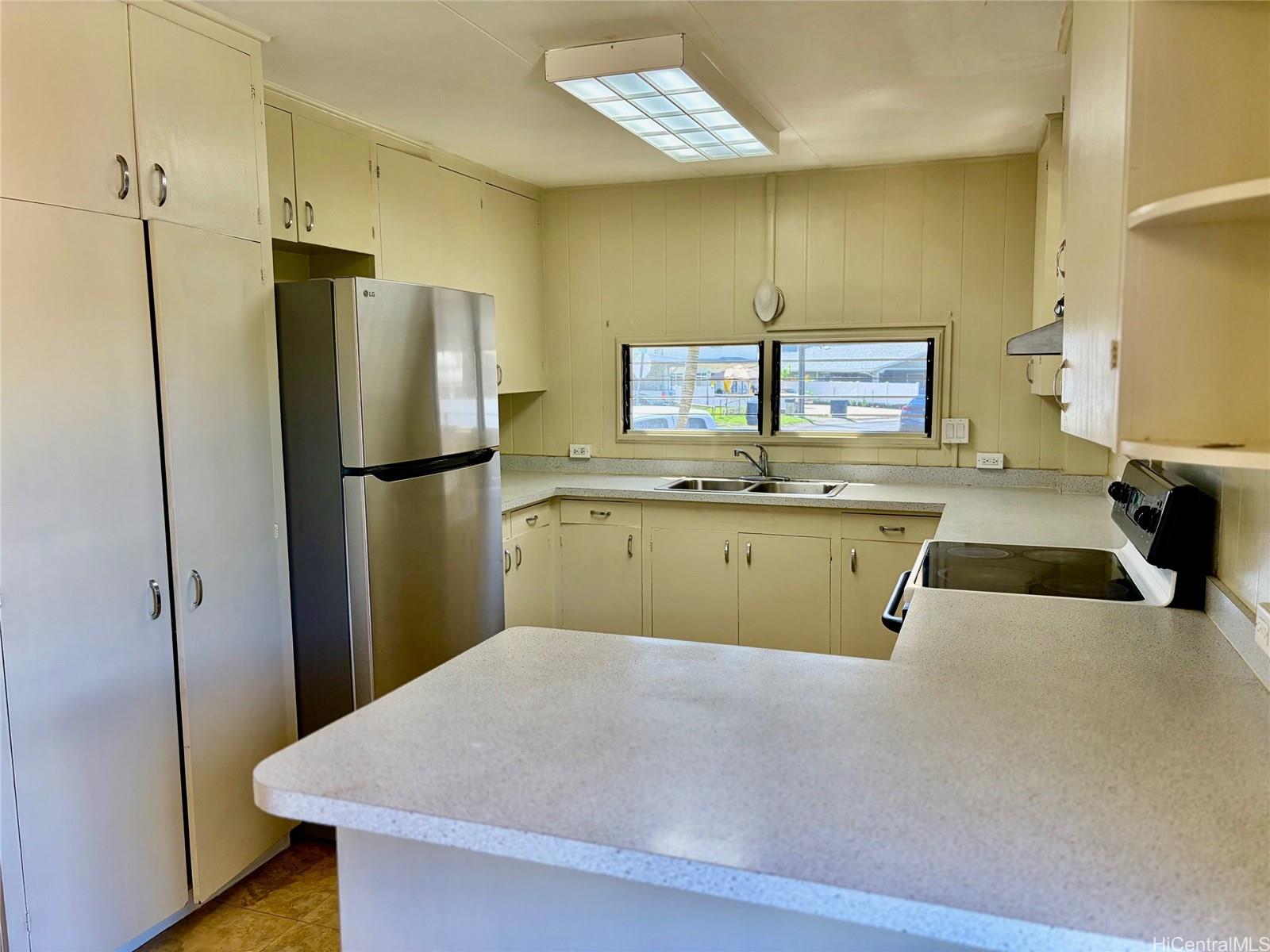 98-400 Ponohale Street Aiea - Rental - photo 2 of 12