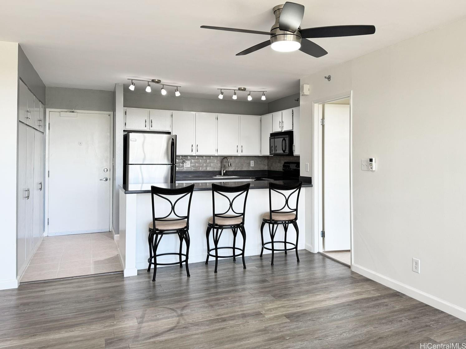 98-402 Koauka Loop Aiea - Rental - photo 9 of 20