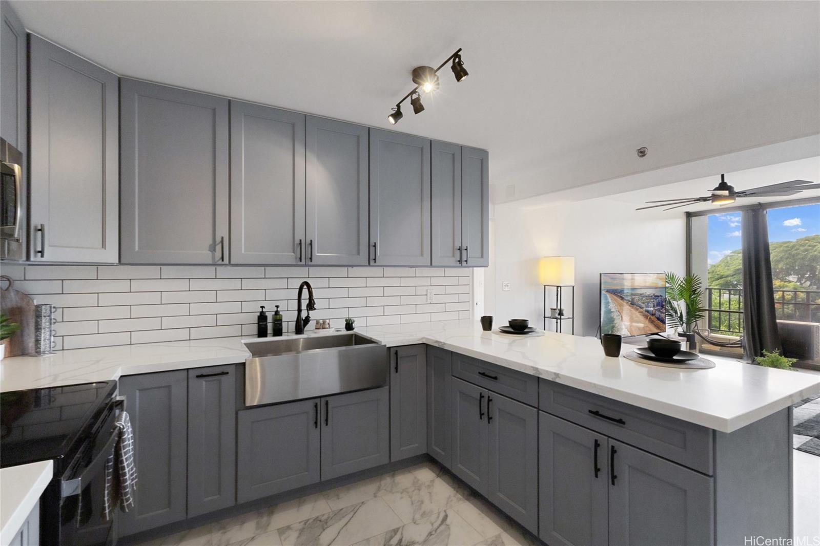 Pearl Regency condo # 202, Aiea, Hawaii - photo 3 of 22