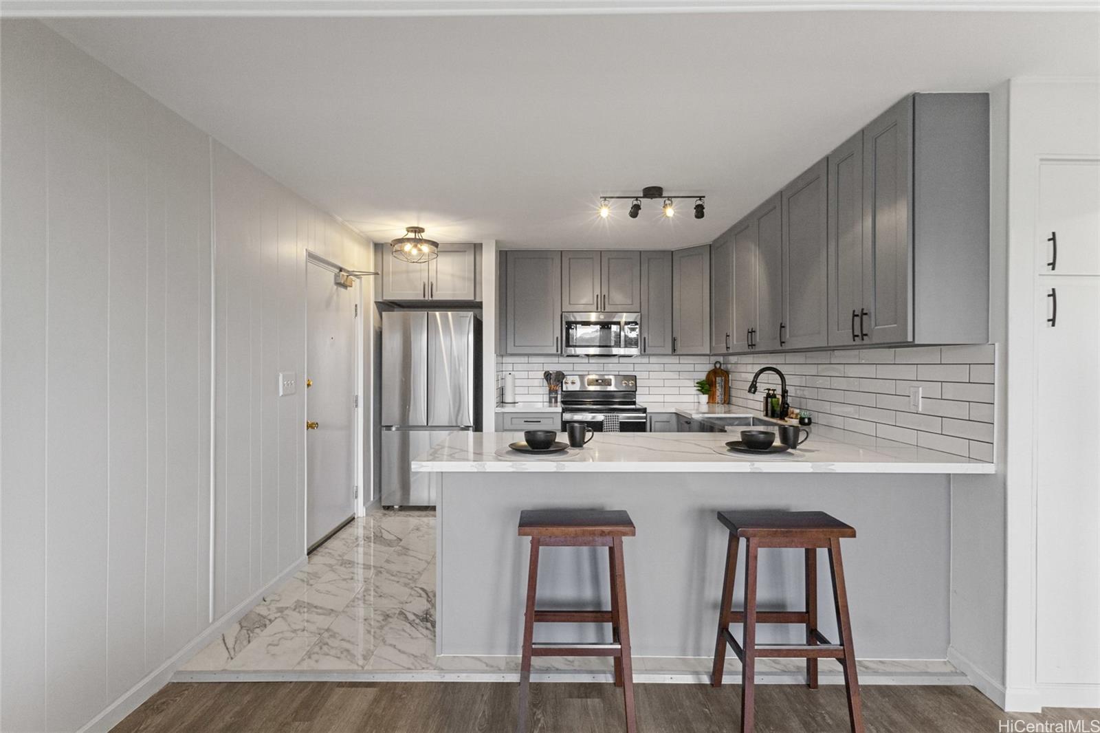 Pearl Regency condo # 202, Aiea, Hawaii - photo 7 of 22