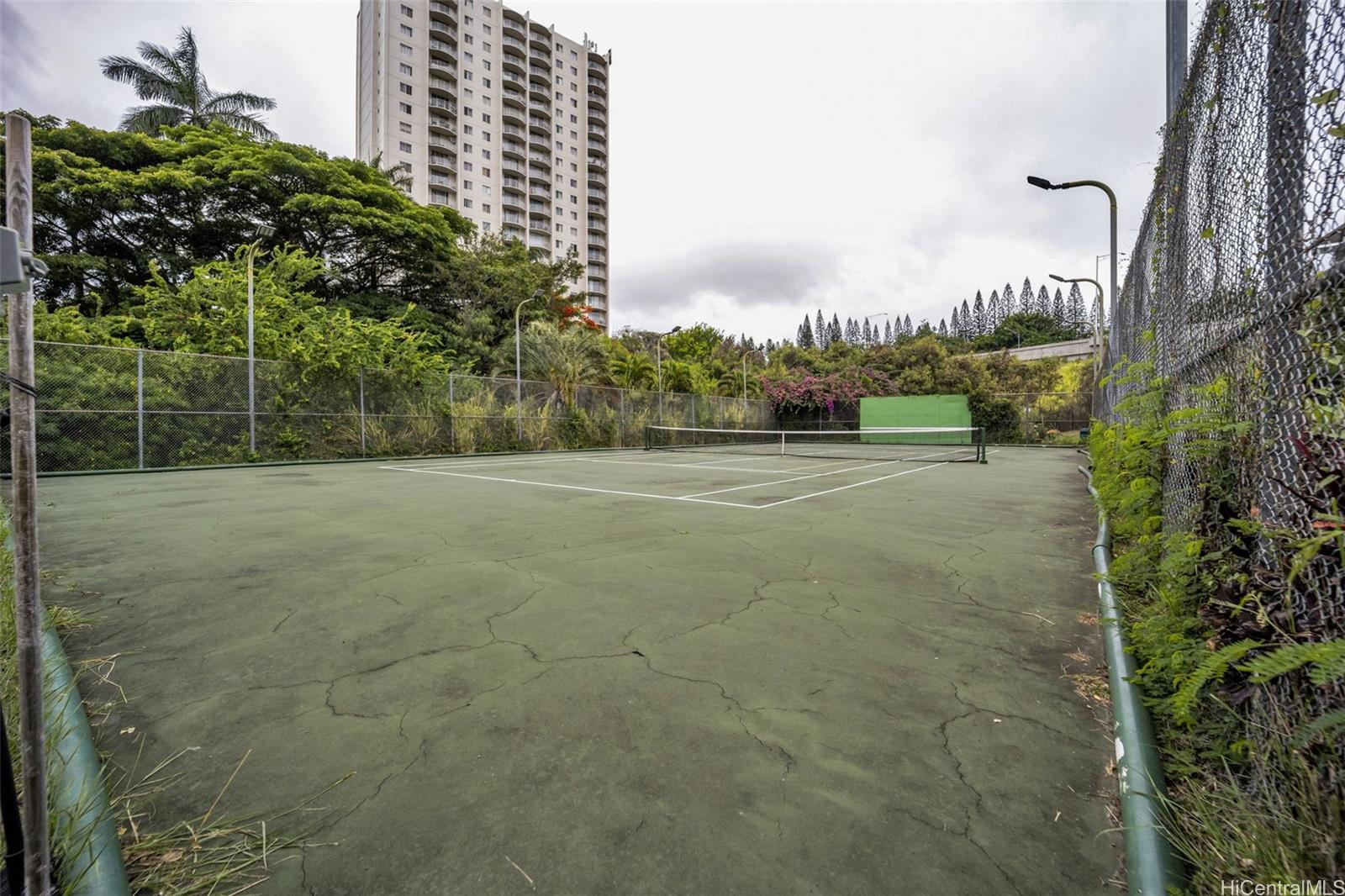 Pearl Regency condo # 2114, Aiea, Hawaii - photo 19 of 24