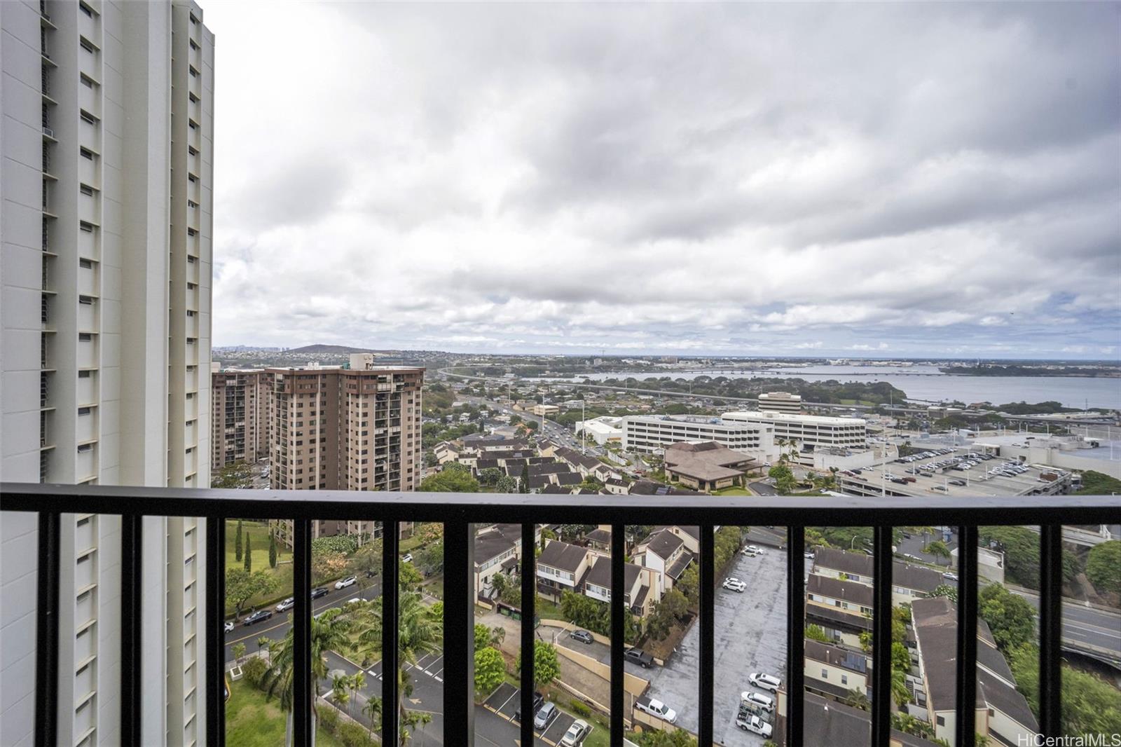 Pearl Regency condo # 2114, Aiea, Hawaii - photo 3 of 24