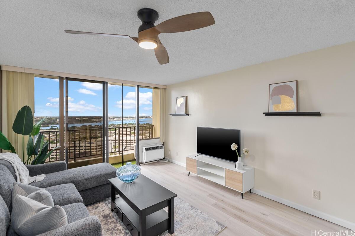 Pearl Regency condo # 2204, Aiea, Hawaii - photo 2 of 22