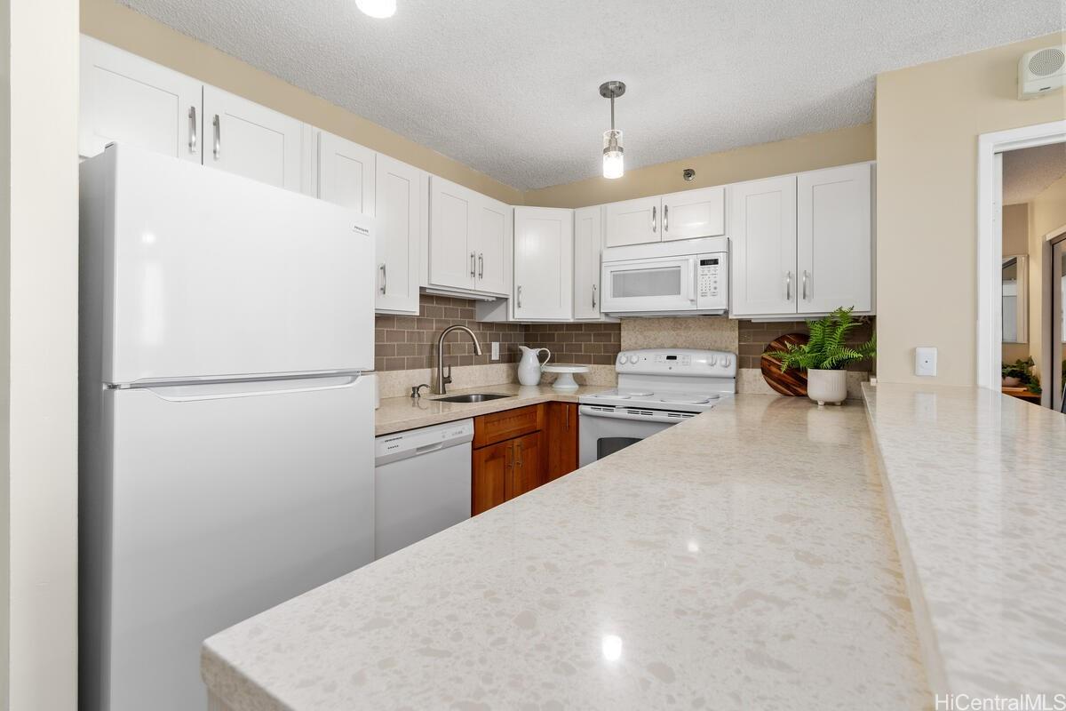 Pearl Regency condo # 2204, Aiea, Hawaii - photo 11 of 22