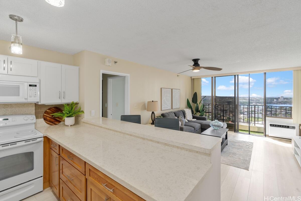 Pearl Regency condo # 2204, Aiea, Hawaii - photo 3 of 22