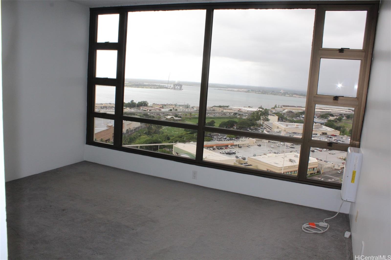 Pearl Regency condo # 2402, Aiea, Hawaii - photo 6 of 12