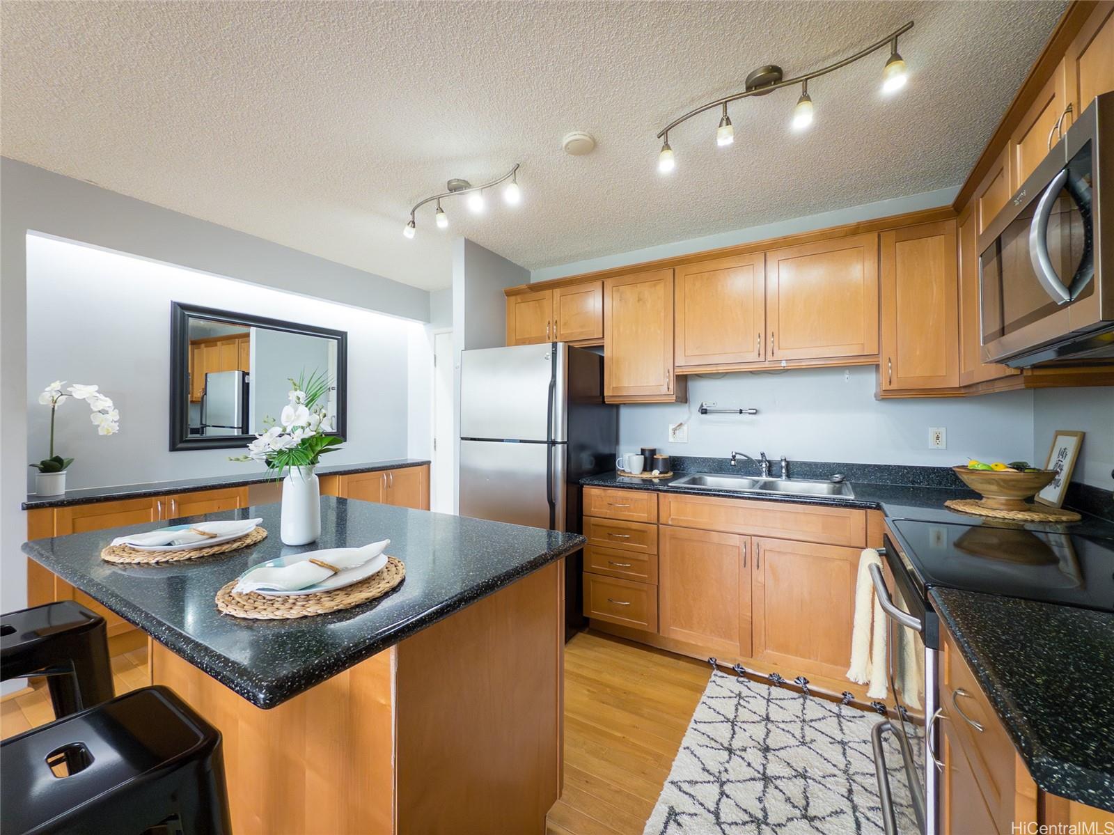 Pearl Regency condo # 2409, Aiea, Hawaii - photo 3 of 16