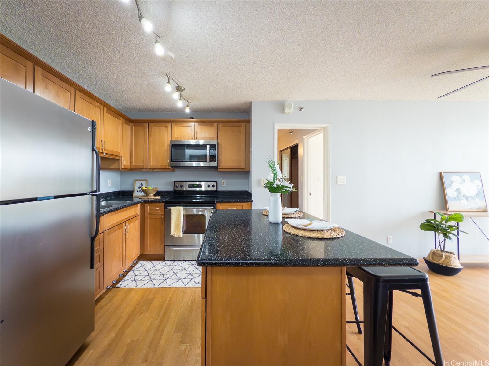 Pearl Regency condo # 2409, Aiea, Hawaii - photo 6 of 16