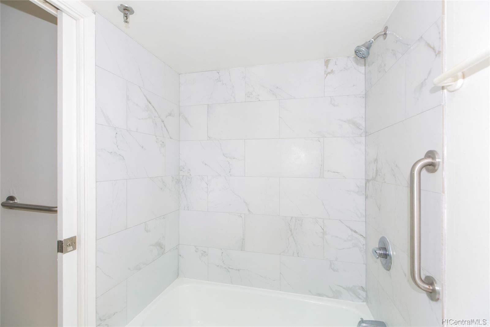 Pearl Regency condo # 605, Aiea, Hawaii - photo 4 of 22