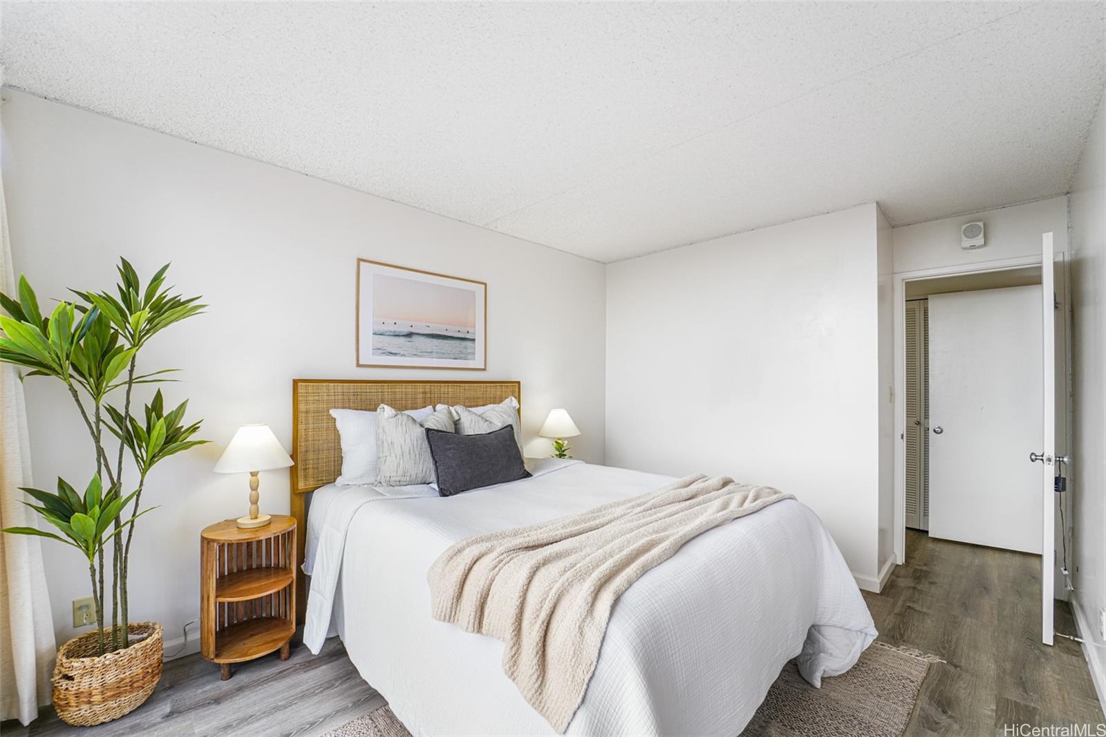 Pearl Regency condo # 606, Aiea, Hawaii - photo 5 of 20