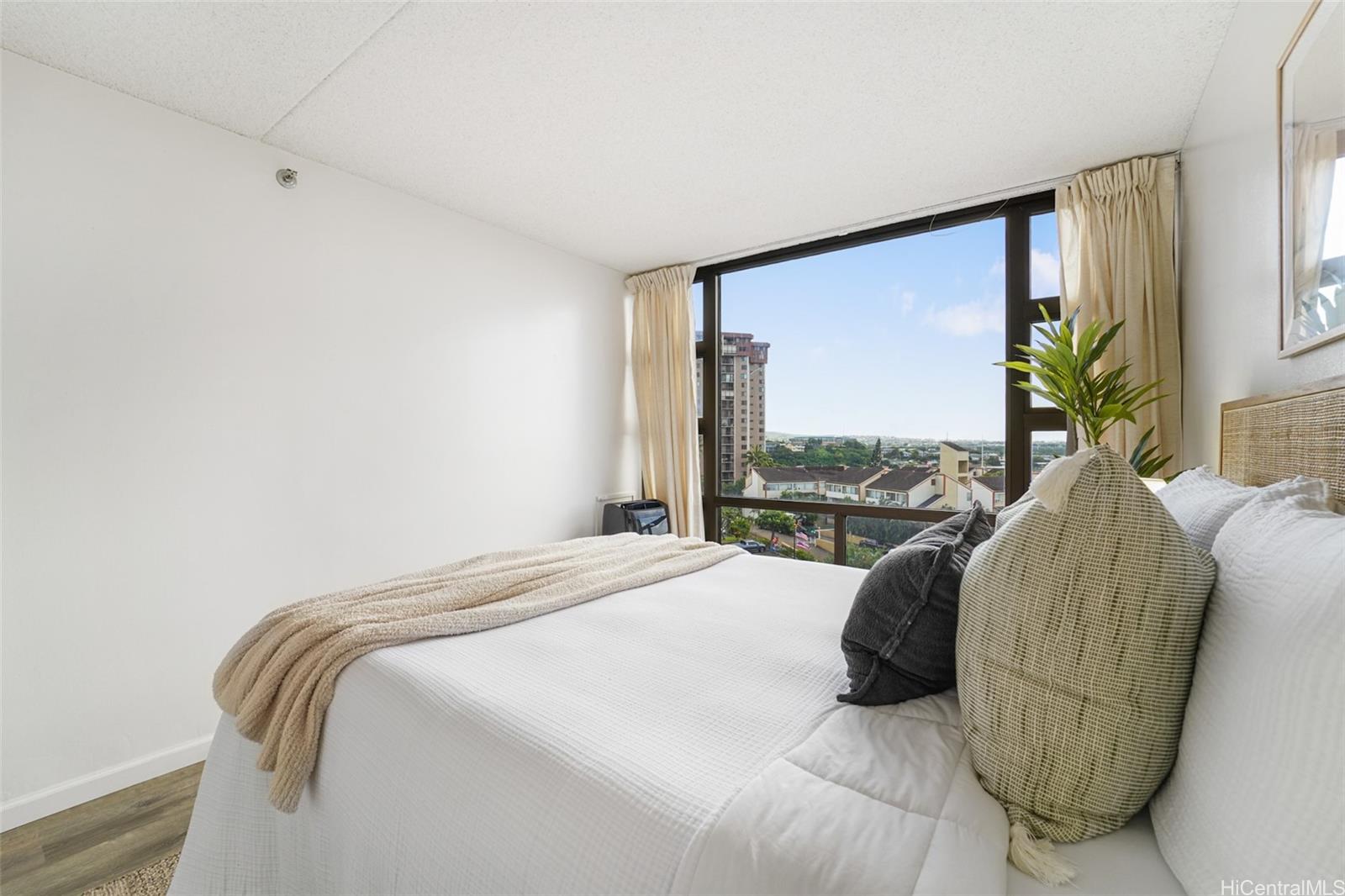 Pearl Regency condo # 606, Aiea, Hawaii - photo 6 of 20