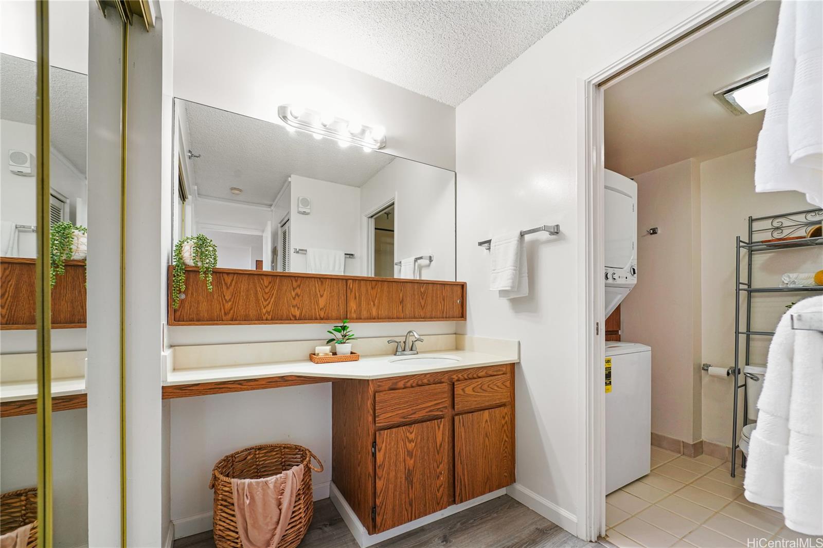 Pearl Regency condo # 606, Aiea, Hawaii - photo 8 of 20