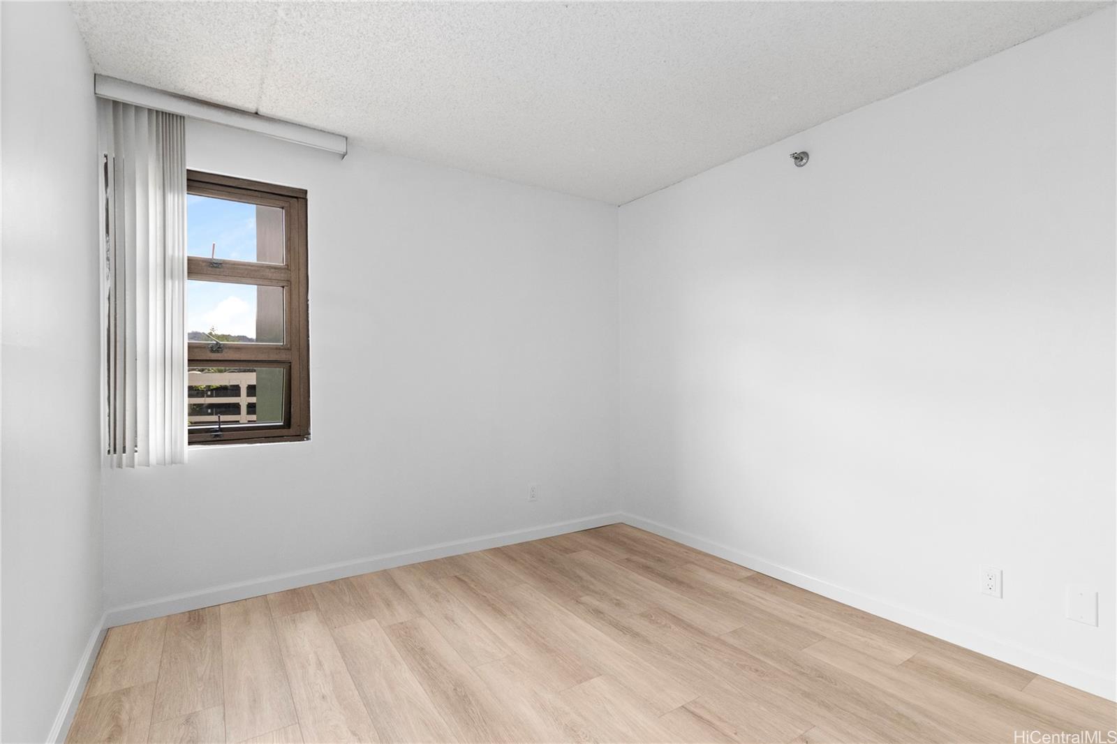 Pearl Regency condo # 615, Aiea, Hawaii - photo 2 of 16