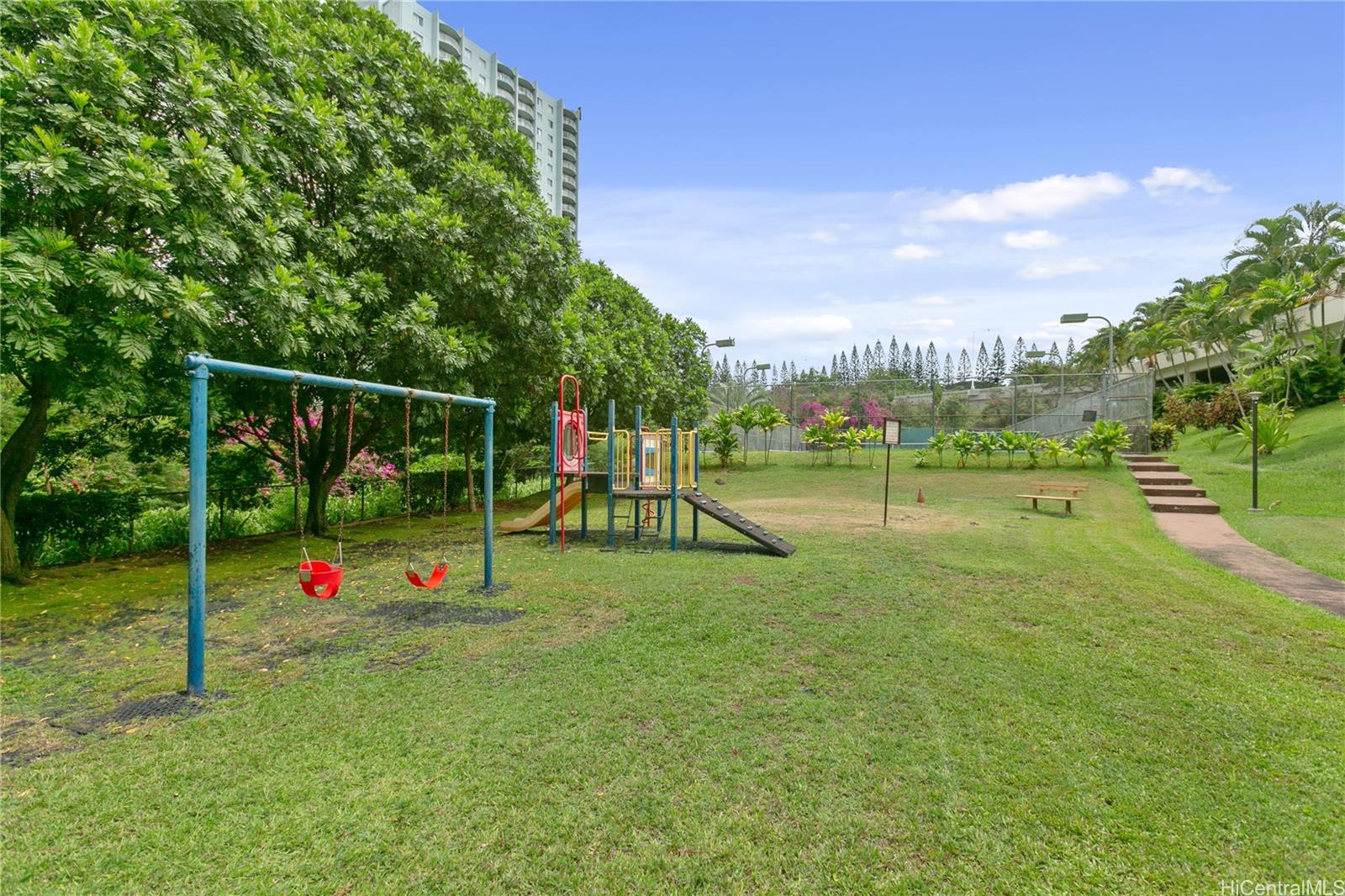 Pearl Regency condo # 615, Aiea, Hawaii - photo 14 of 16