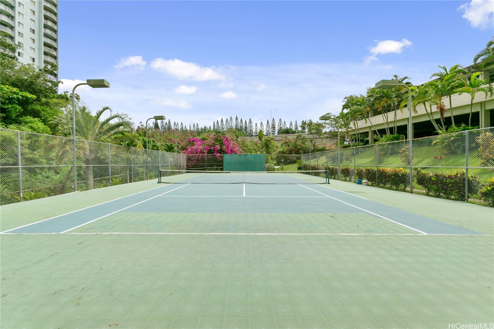 Pearl Regency condo # 615, Aiea, Hawaii - photo 15 of 16