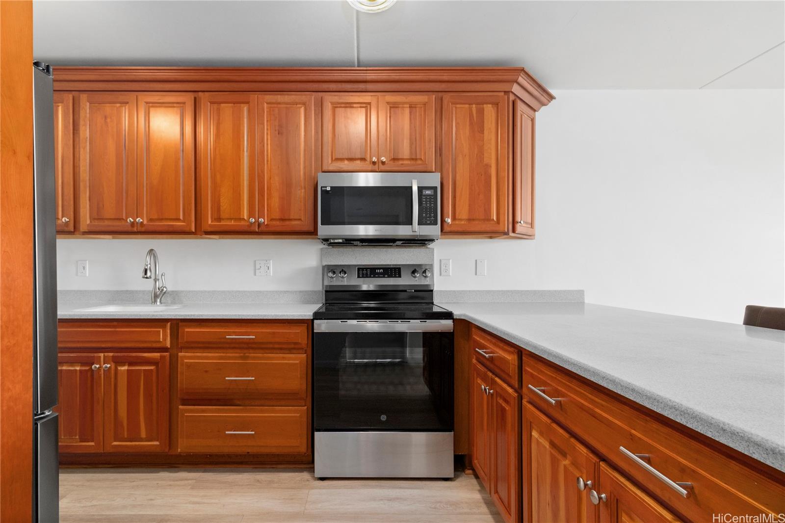 Pearl Regency condo # 615, Aiea, Hawaii - photo 3 of 16