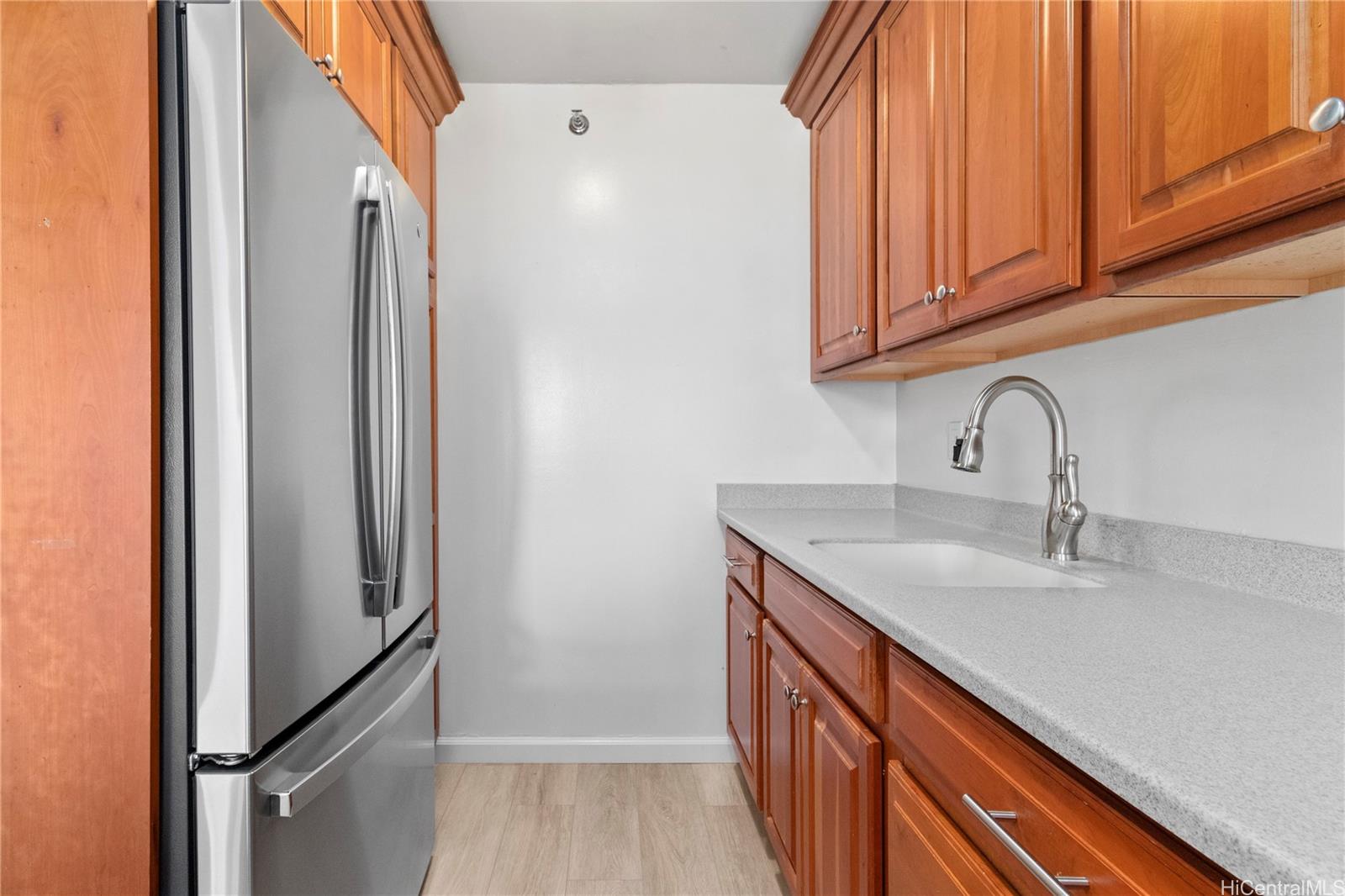 Pearl Regency condo # 615, Aiea, Hawaii - photo 4 of 16