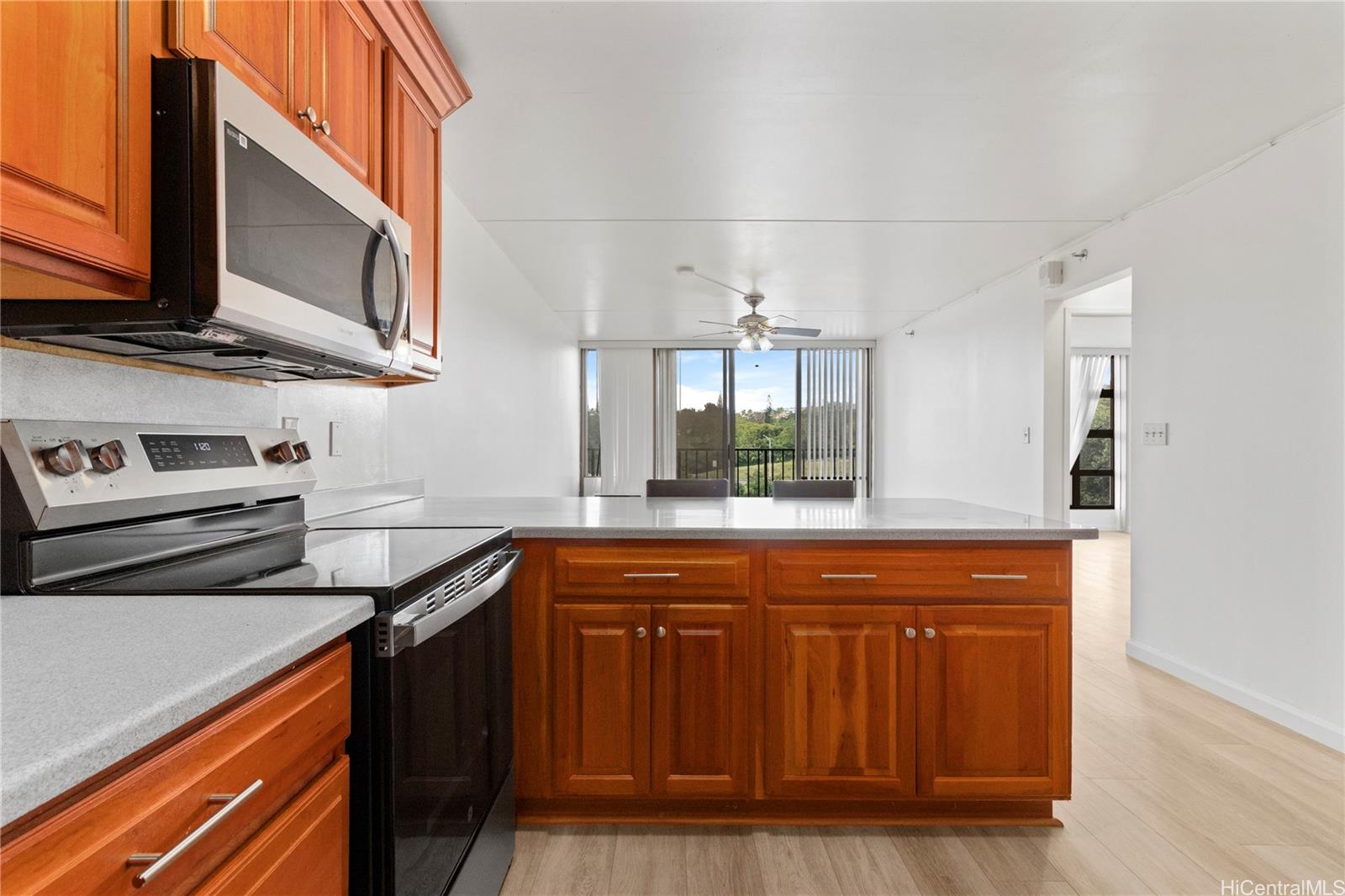 Pearl Regency condo # 615, Aiea, Hawaii - photo 5 of 16