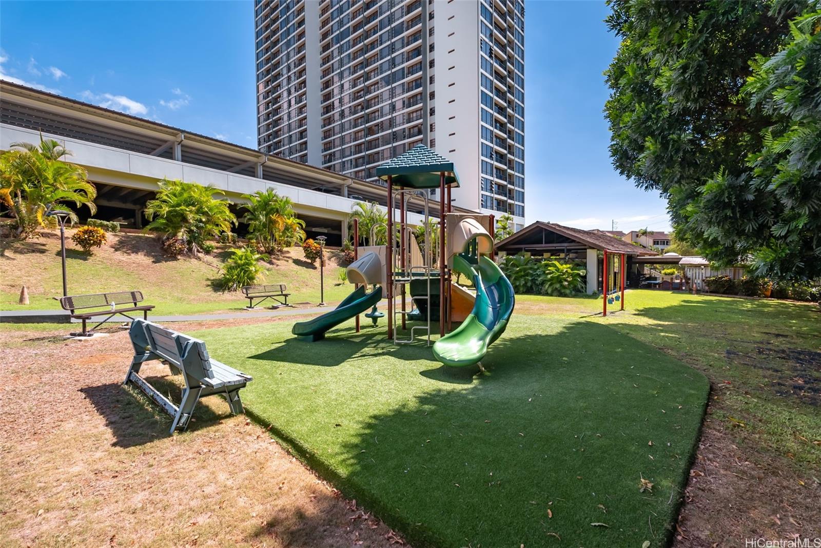 Pearl Regency condo # 907, Aiea, Hawaii - photo 16 of 19