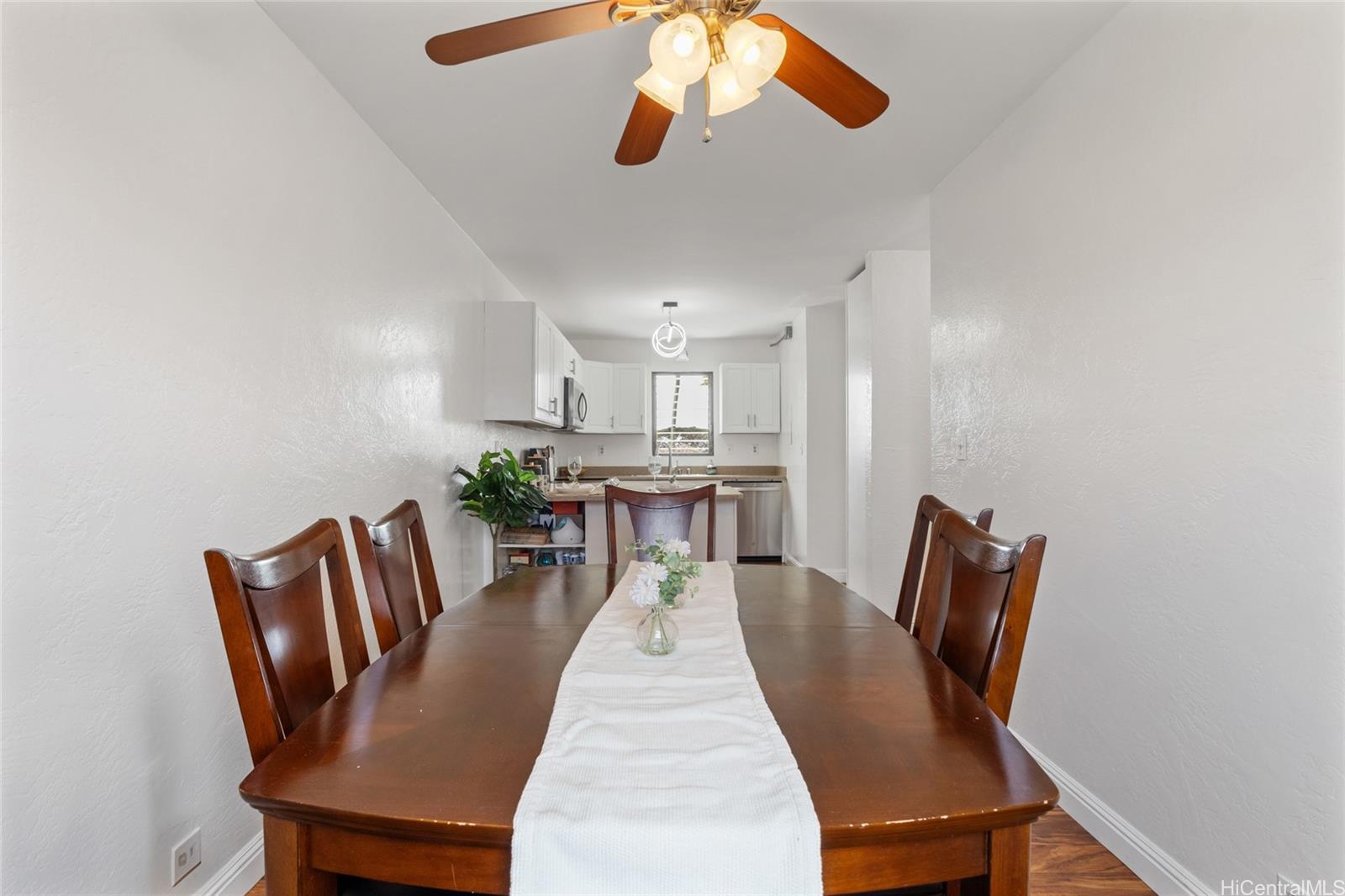 98-405 Kaonohi Street townhouse # 242, Aiea, Hawaii - photo 3 of 16