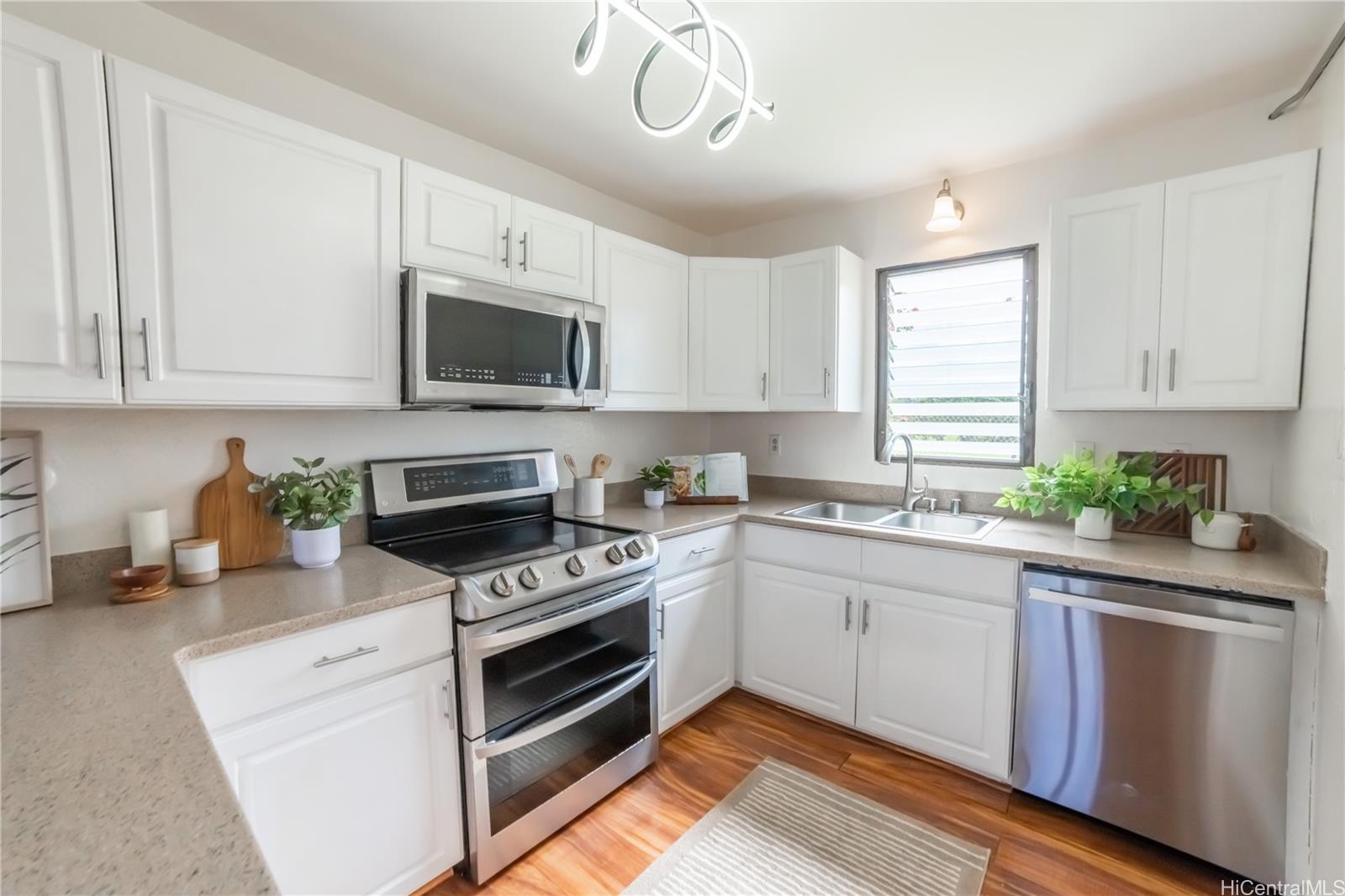 98-405 Kaonohi Street townhouse # 242, Aiea, Hawaii - photo 4 of 19