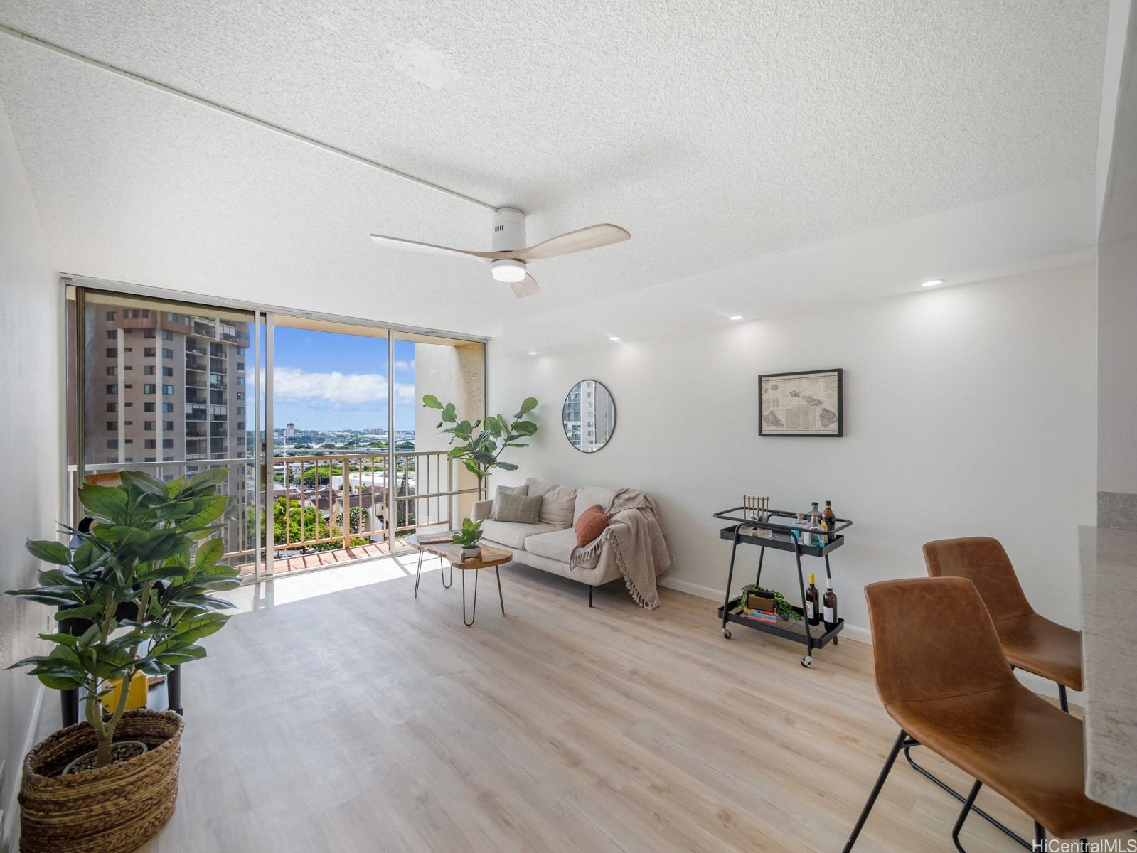 Pearl 2 condo # 10J, Aiea, Hawaii - photo 3 of 25