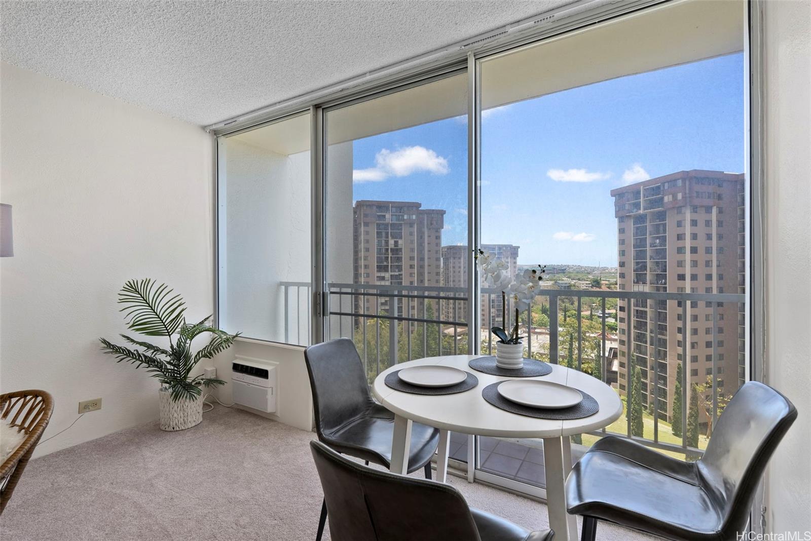 Pearl 2 condo # 11G, Aiea, Hawaii - photo 4 of 25