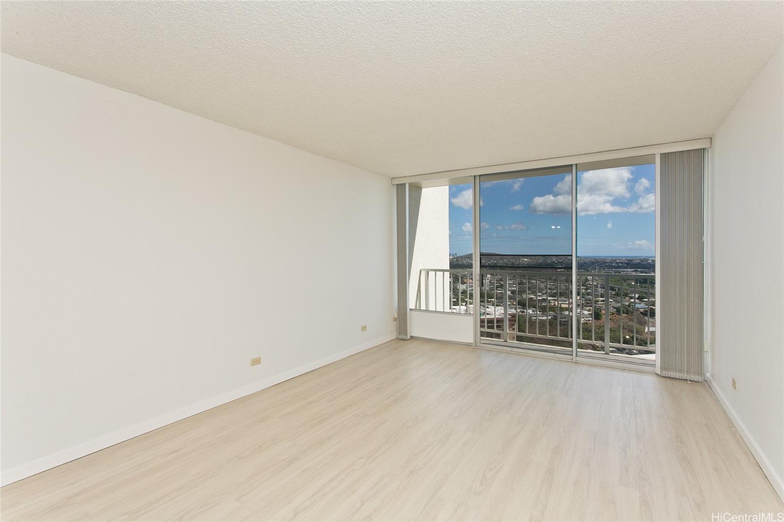 Pearl 2 condo # 30G, Aiea, Hawaii - photo 2 of 15