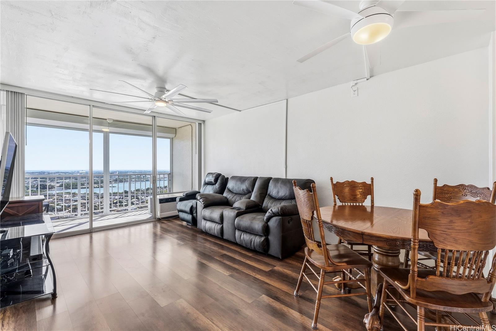 Pearl 2 condo # 31F, Aiea, Hawaii - photo 2 of 25