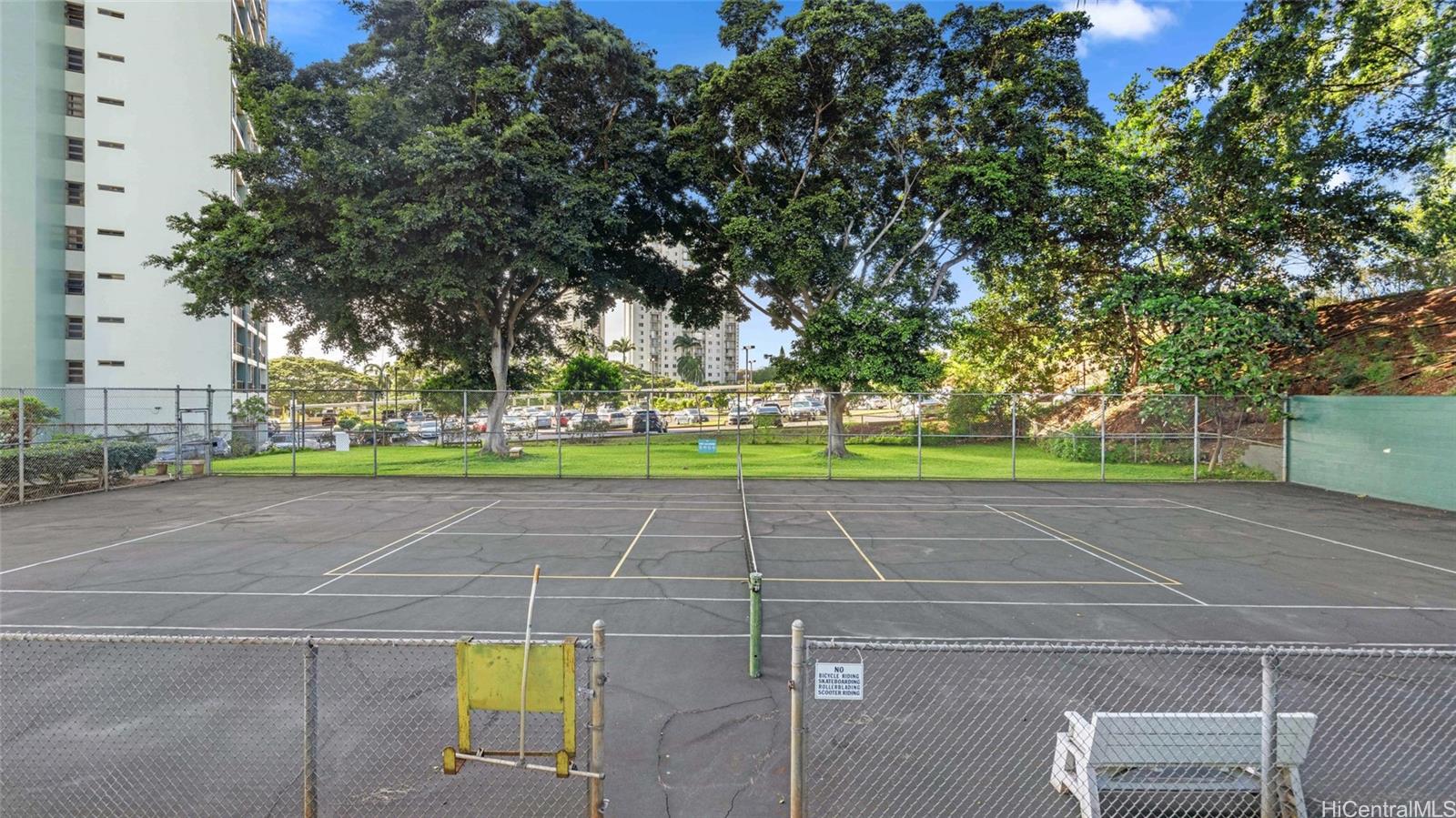 Pearl 2 condo # 31K, Aiea, Hawaii - photo 21 of 24