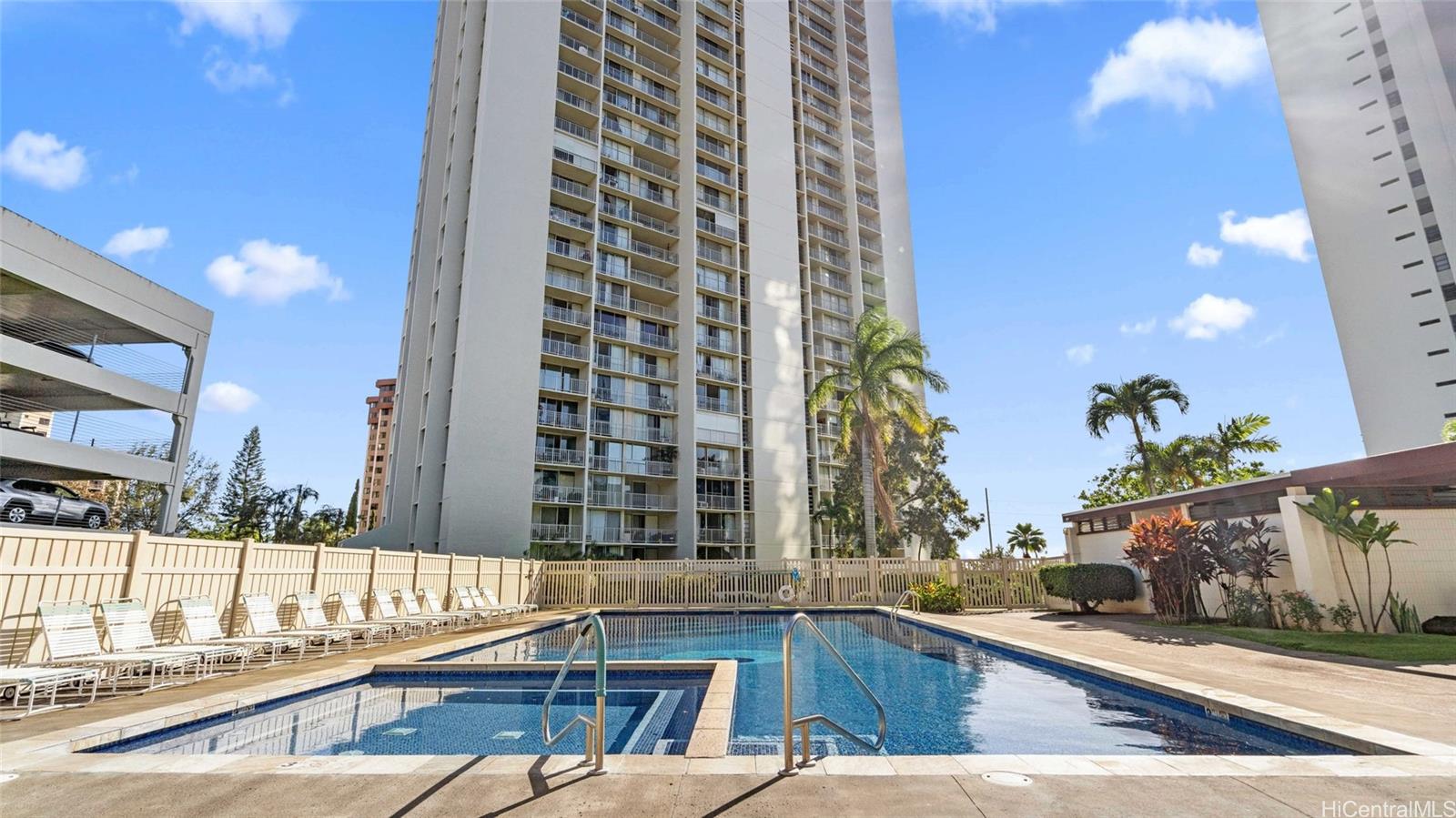 Pearl 2 condo # 31K, Aiea, Hawaii - photo 3 of 25