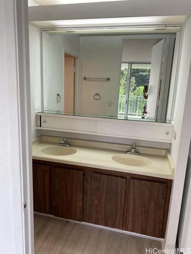 Pearl 2 condo # 4B, Aiea, Hawaii - photo 4 of 6