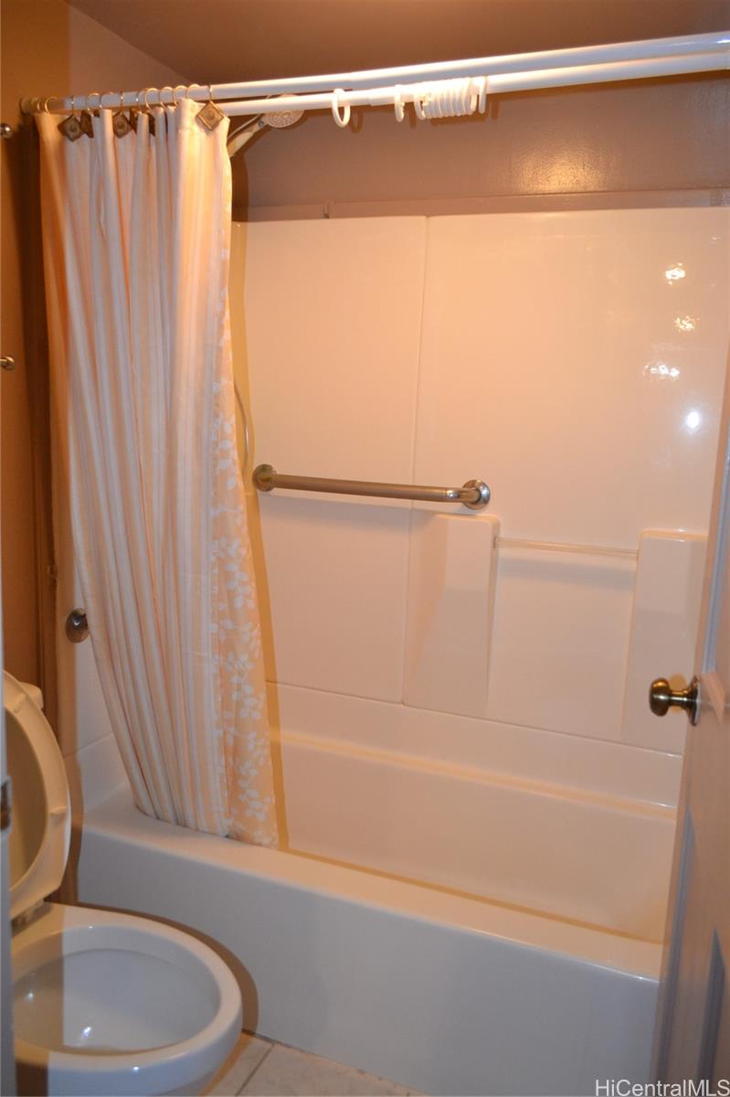 Pearl 2 condo # 4C, Aiea, Hawaii - photo 4 of 10